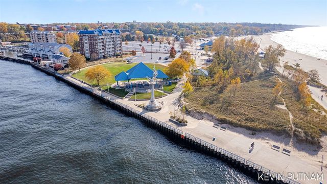 103 N Pier Street, Saint Joseph, MI 49085