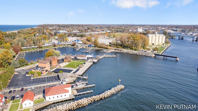103 N Pier Street, Saint Joseph, MI 49085