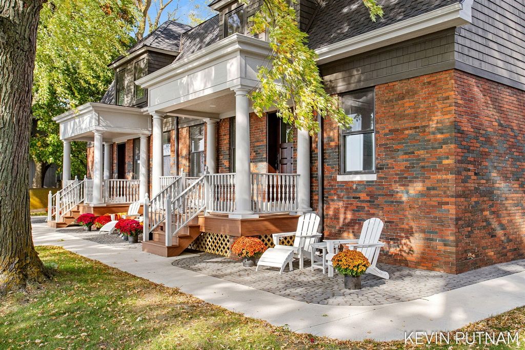 103 N Pier Street, Saint Joseph, MI 49085