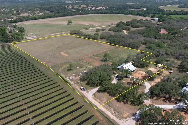 510 Patten DR, Johnson City, TX 78636