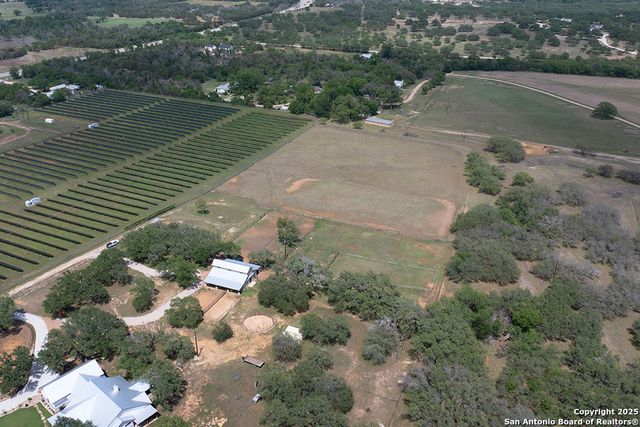 510 Patten DR, Johnson City, TX 78636