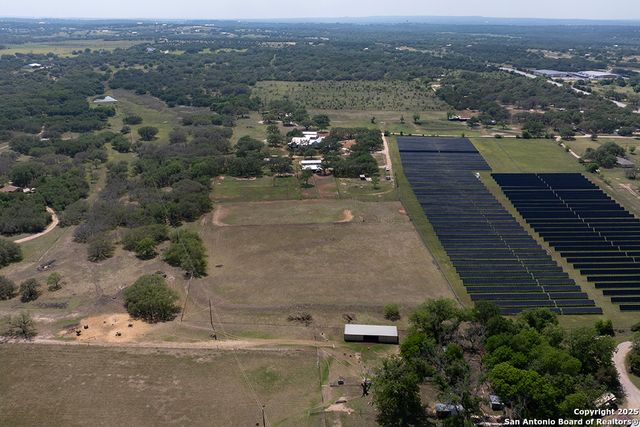 510 Patten DR, Johnson City, TX 78636