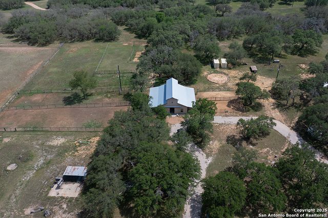 510 Patten DR, Johnson City, TX 78636