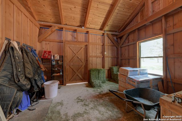 510 Patten DR, Johnson City, TX 78636