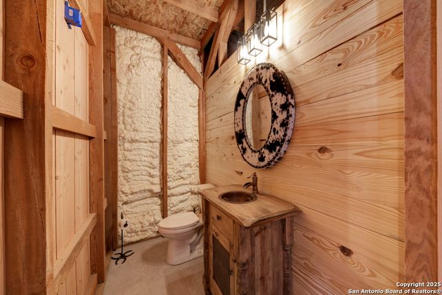 510 Patten DR, Johnson City, TX 78636