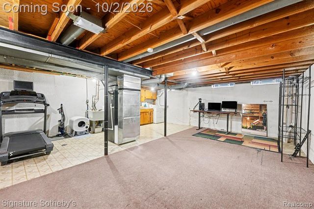 4071 Ironside Drive, Waterford, MI 48329