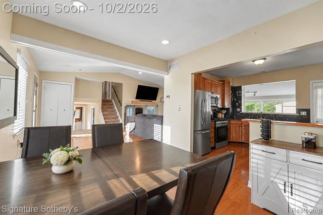4071 Ironside Drive, Waterford, MI 48329