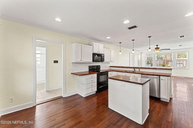 4311 DEMEDICI Avenue, Jacksonville, FL 32210