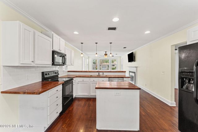 4311 DEMEDICI Avenue, Jacksonville, FL 32210