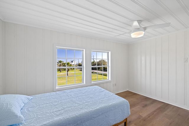 3903 2nd Street, Galveston, TX 77554
