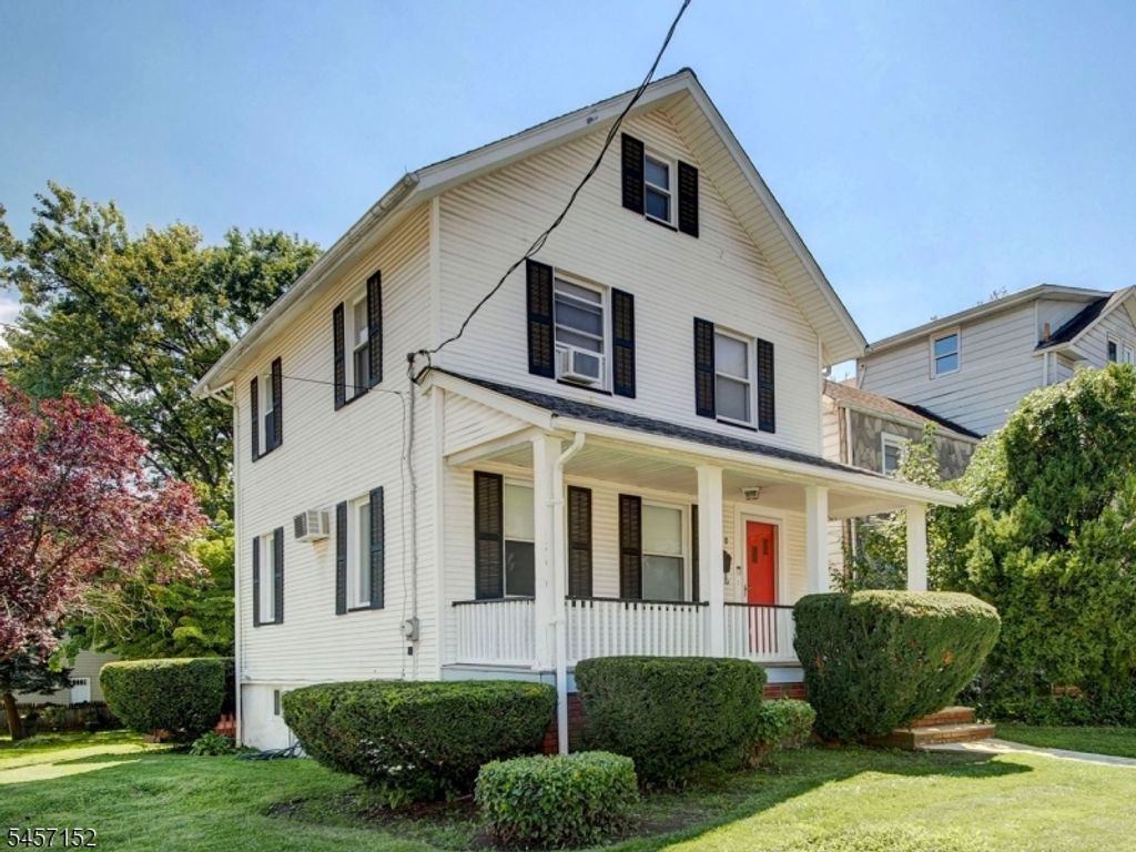 320 E 1St Ave, Roselle Boro, NJ 07203 — photo 2