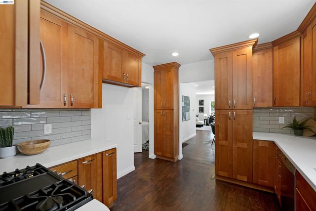 542 Adams St, Albany, CA 94706