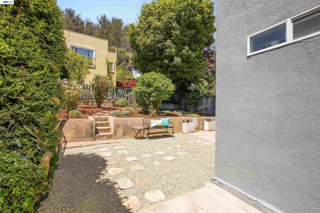 542 Adams St, Albany, CA 94706
