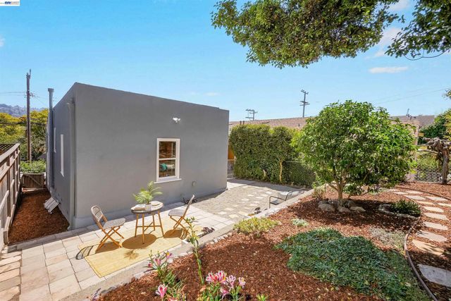 542 Adams St, Albany, CA 94706