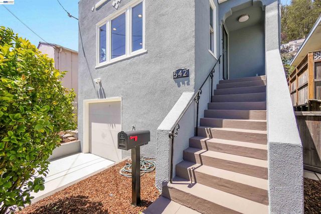 542 Adams St, Albany, CA 94706