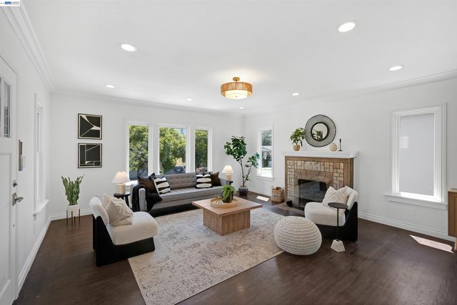 542 Adams St, Albany, CA 94706