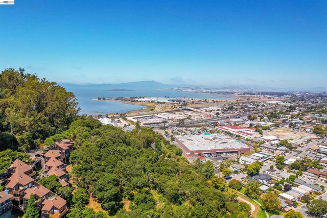 542 Adams St, Albany, CA 94706