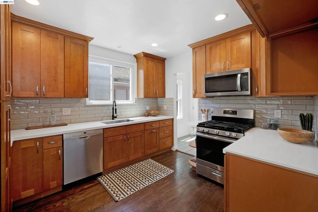542 Adams St, Albany, CA 94706