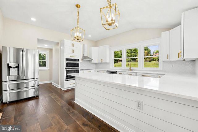 1376 COLLEGE HILL DR, Cheyney, PA 19319
