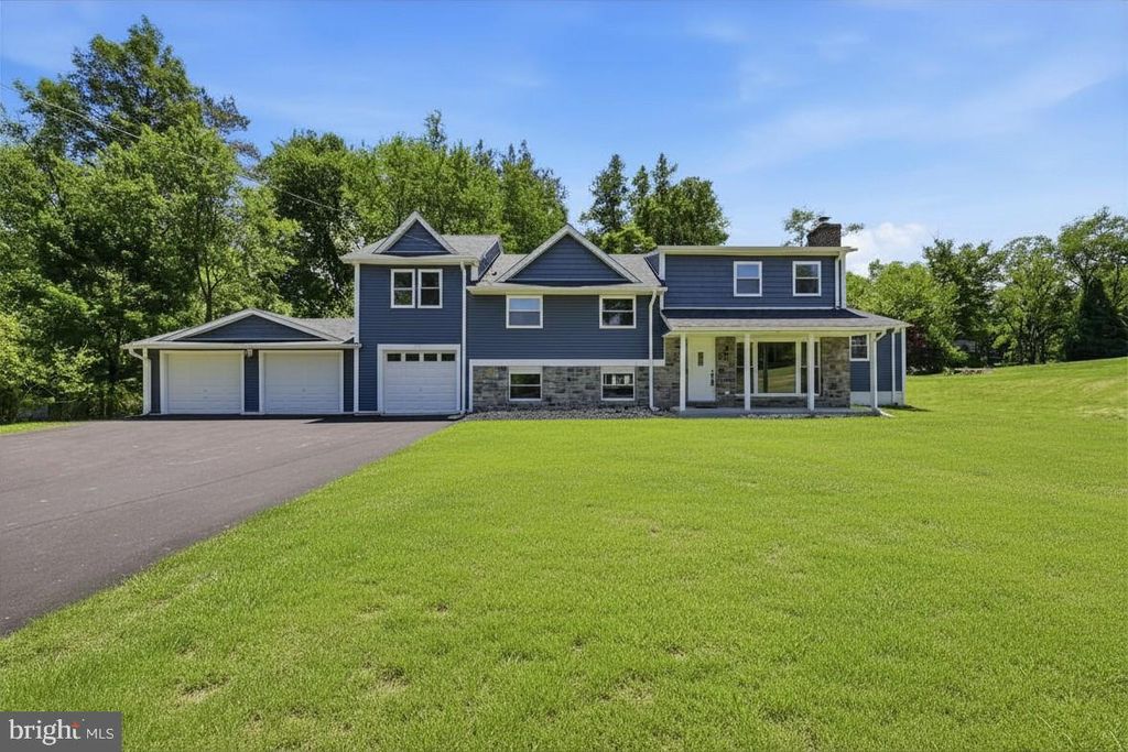 1376 COLLEGE HILL DR, Cheyney, PA 19319