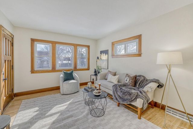 3904 43rd Avenue S, Minneapolis, MN 55406