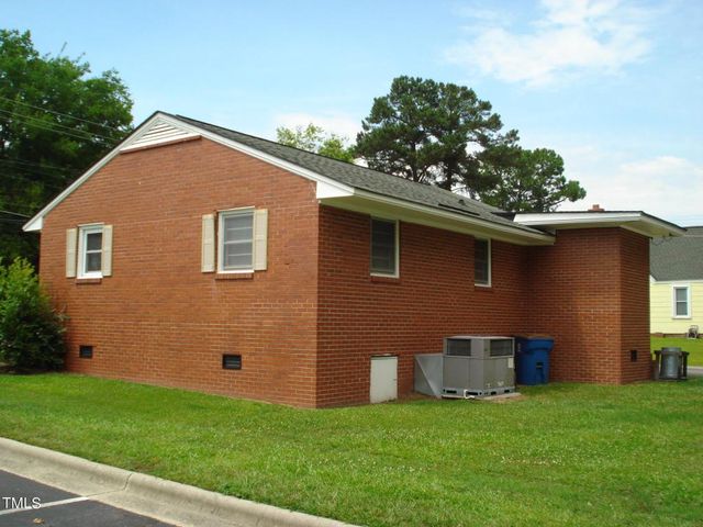 608 N Ellis Avenue, Dunn, NC 28334