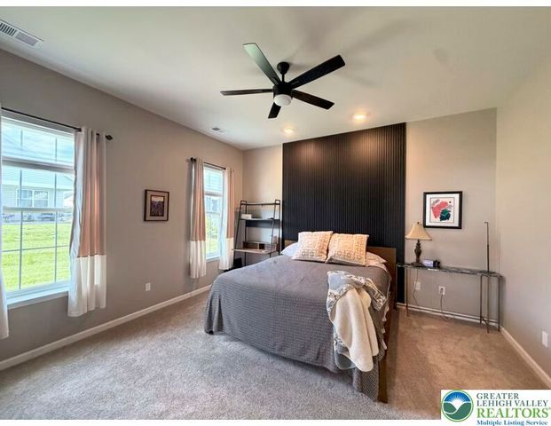 7951 Schaefer Crst, Upper Macungie Twp, PA 18031