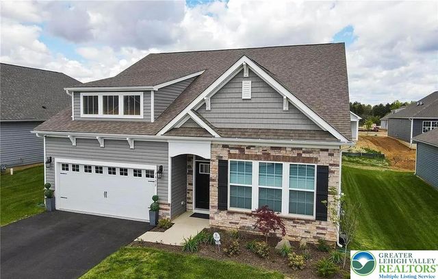 7951 Schaefer Crst, Upper Macungie Twp, PA 18031