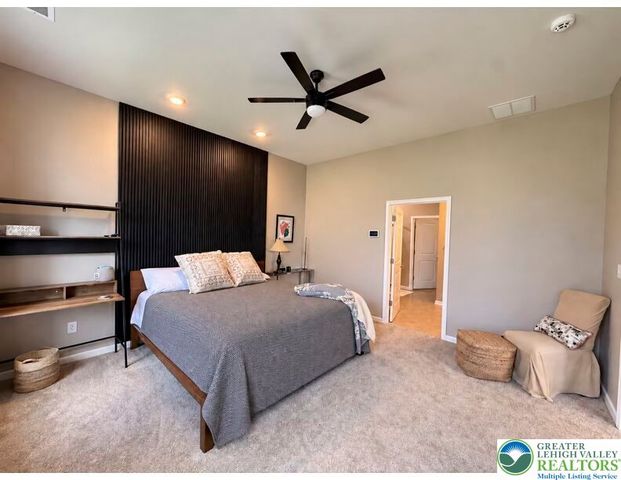 7951 Schaefer Crst, Upper Macungie Twp, PA 18031