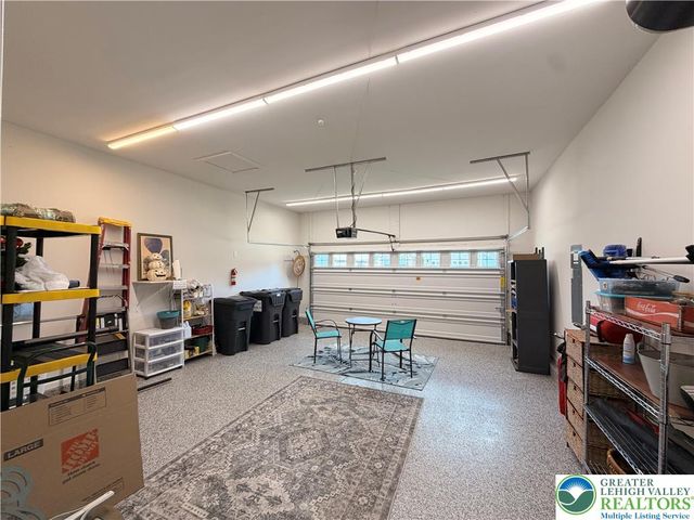 7951 Schaefer Crst, Upper Macungie Twp, PA 18031