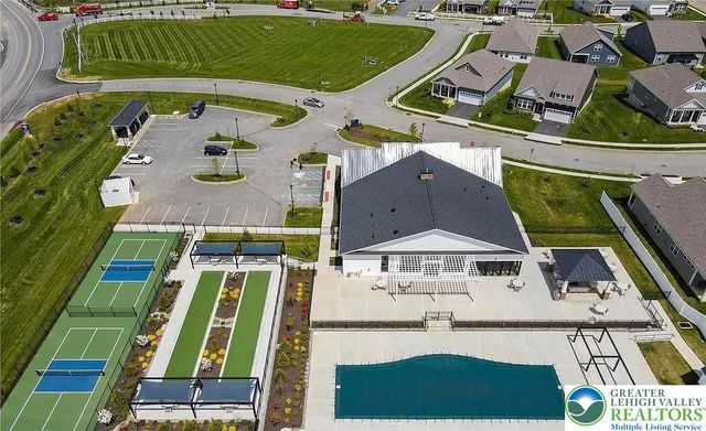 7951 Schaefer Crst, Upper Macungie Twp, PA 18031