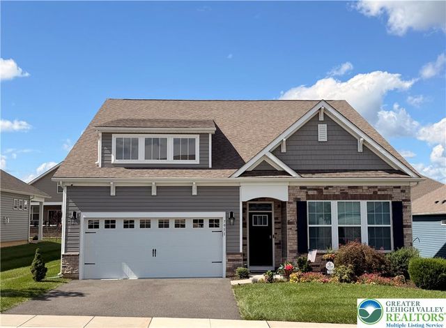 7951 Schaefer Crst, Upper Macungie Twp, PA 18031