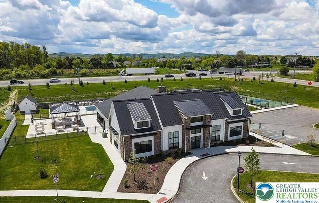 7951 Schaefer Crst, Upper Macungie Twp, PA 18031