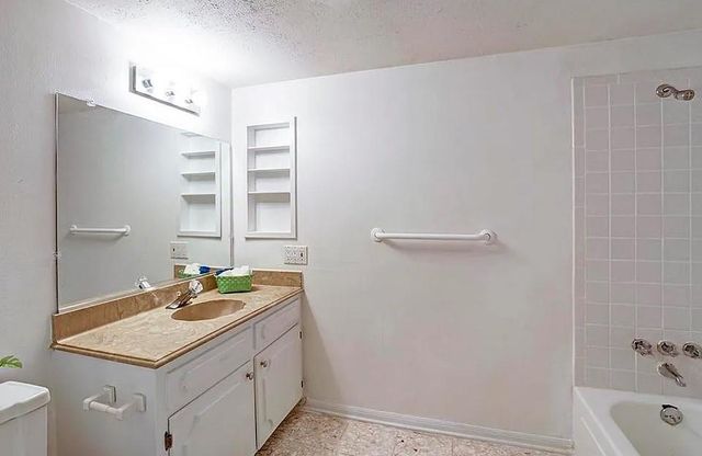 5215 Arboles Drive b, Houston, TX 77584