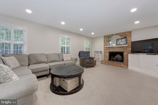 1038 CARNATION DR, Rockville, MD 20850