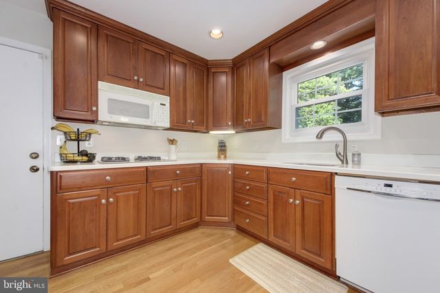 1038 CARNATION DR, Rockville, MD 20850