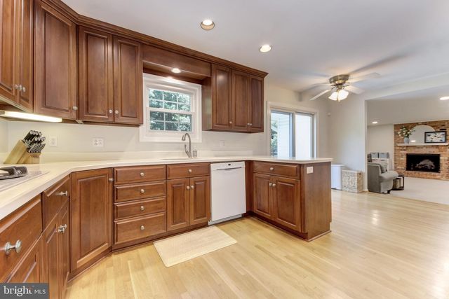 1038 CARNATION DR, Rockville, MD 20850