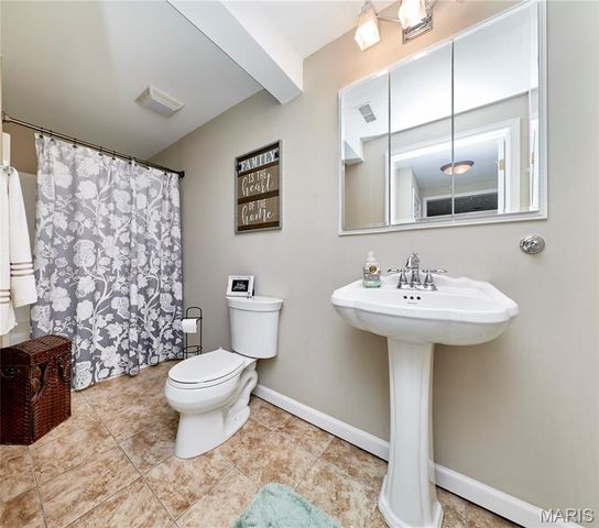 304 Crescent Oak Court, Wentzville, MO 63385