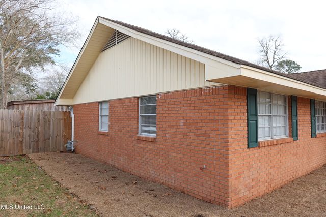 6500 Lancaster Boulevard, Ocean Springs, MS 39564