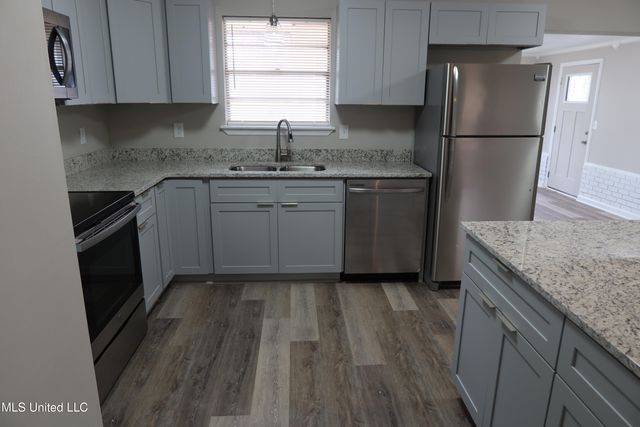 6500 Lancaster Boulevard, Ocean Springs, MS 39564