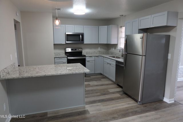 6500 Lancaster Boulevard, Ocean Springs, MS 39564