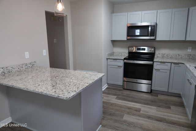 6500 Lancaster Boulevard, Ocean Springs, MS 39564