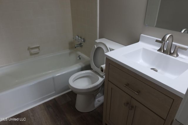 6500 Lancaster Boulevard, Ocean Springs, MS 39564