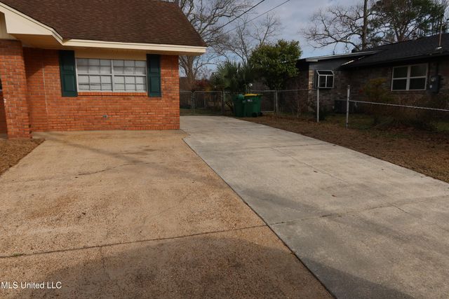 6500 Lancaster Boulevard, Ocean Springs, MS 39564