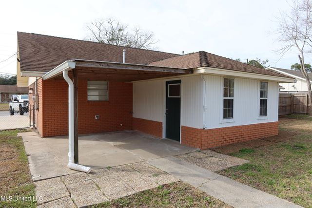 6500 Lancaster Boulevard, Ocean Springs, MS 39564