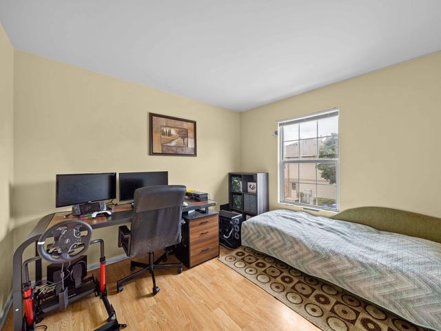 80 Maplewood Drive, Vernon Hills, IL 60061