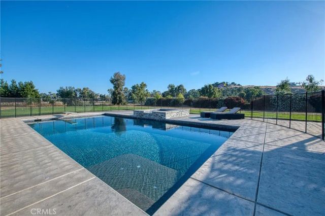 14209 Academy Oaks Ln, Clovis, CA 93619