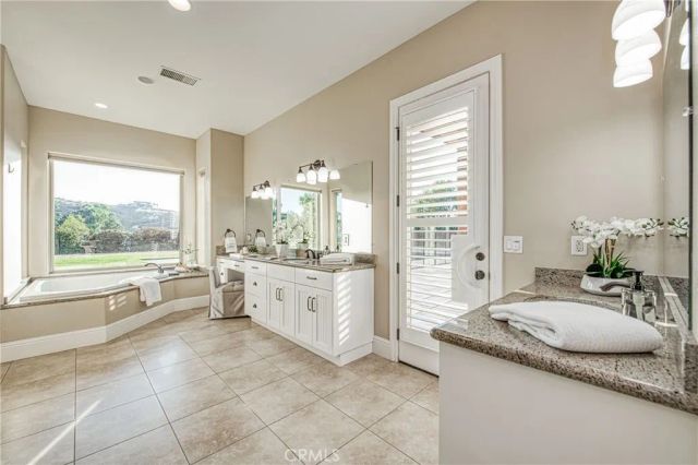 14209 Academy Oaks Ln, Clovis, CA 93619