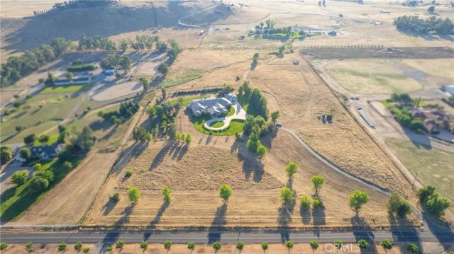 14209 Academy Oaks Ln, Clovis, CA 93619