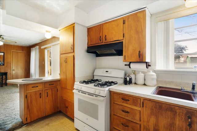 509 Lipscomb Street, Bonham, TX 75418